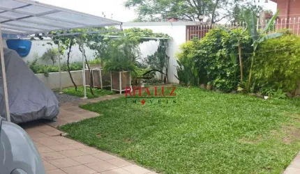 Casa com 3 quartos à venda na Rua Eurico Lara, 656, Medianeira, Porto Alegre por R$ 1.380.000
