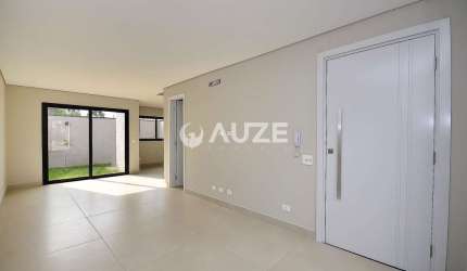 Triplex com área externa no Ecoville, próximo a Saint German