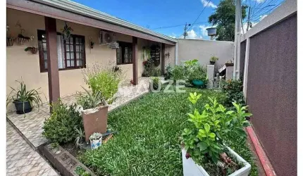 Casa térrea com no Capão da Imbuia
