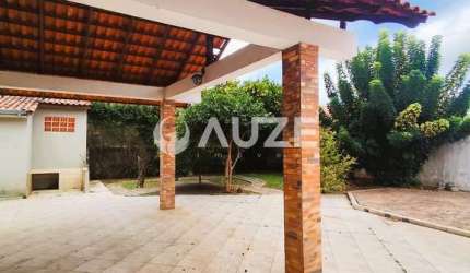 CASA ESTILO FAZENDA COM UMA AREA GOURMET INCRIVEL, QUINTAL E PISCINA NO PINEVILLE EM PINHAIS