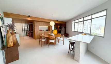 2 Suítes + 2 Quartos + 2 Vagas no Batel