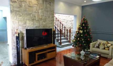 Sobrado à venda 3 Quartos, 3 Suites, 3 Vagas, 258M², Santa Maria, São Caetano do Sul - SP