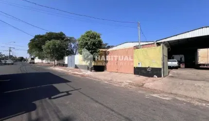 Barracão / Galpão / Depósito para alugar no Marta Helena, Uberlândia  por R$ 6.000
