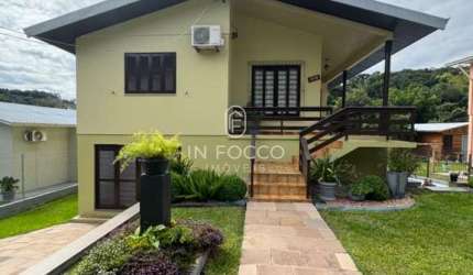 Casa com 4 quartos à venda no Simonaggio, Garibaldi , 150 m2 por R$ 949.000