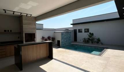 CASA COM 3 SUITES E PLANEJADOS COM PISCINA NO CONDOMINIO MILANO EM INDAIATUBA SP