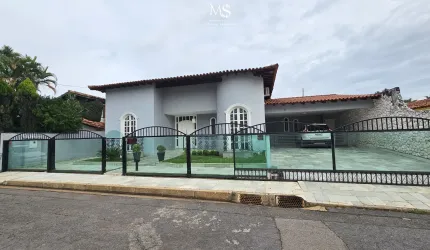 Casa QI07 – Lago Sul- 5 suitesLote 776m2. 683 m2 de área construida