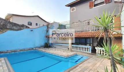 Excelente Sobrado de Alto padrão no Parque do Carmo