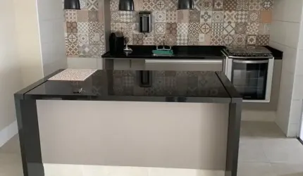 Duplex 150m 3 suítes e 3 vagas de garagem.