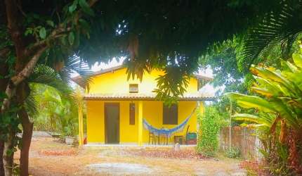 Casas individuais em terreno de 1000 m2 a 5 min de Praia do Forte