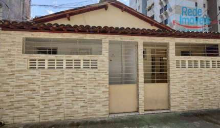 Casa localizada no Espinheiro para Venda
