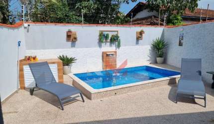 Casa nova com piscina e porteira fechada no bairro Campos Elíseos em Itanhaém/SP.