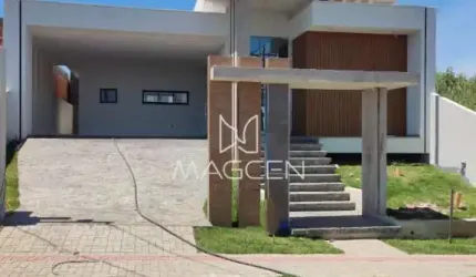 Casa de alto padrão no bairro Fraron  - CA476