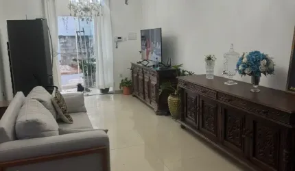 Casa dúplex com acesso independente em Lauro de Freitas