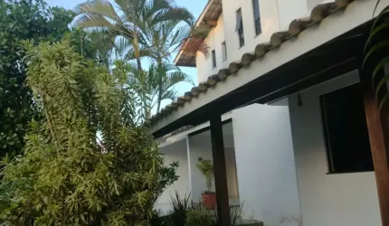Casa 4/4 sendo 4 Suíte Priscila Dultra Lauro de Freitas.