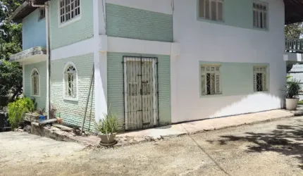 Casa 4/4 em Condomínio em Lauro de Freitas.