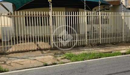 SOBRADO CENTRO NORTE DE VARZEA GRANDE, 3 QUARTOS, 1 SUITE, VAGA PARA 2 CARROS codigo: 54972
