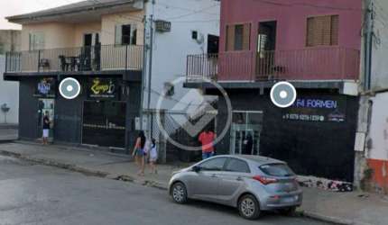 VENDA DE DOIS SOBRADOS COM DUAS CASAS EM CIMA E 3 SALÕES COMERCIAS EM BAIXO codigo: 108337