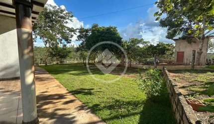 BELISSIMA CHACARA A SOMENTE 4KM DE CHAPADA COM 3,5 HECTARES COM CASA PRINCIPAL E CASA DE CASEIRO, 2 RIOS QUE CORTAM A PROPRIEDADE E PASTO PARA GADO codigo: 106963