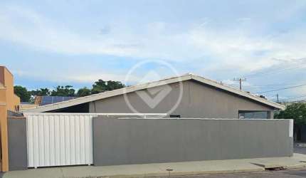 CASA COM OTIMA LOCALIZAÇÃO. codigo: 121329