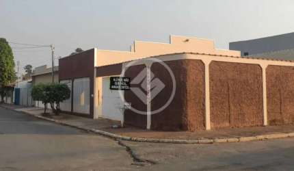 AMPLA CASA COM EXCELENTE LOCALIZALÇÃO NO BAIRRO CPA IV codigo: 103470