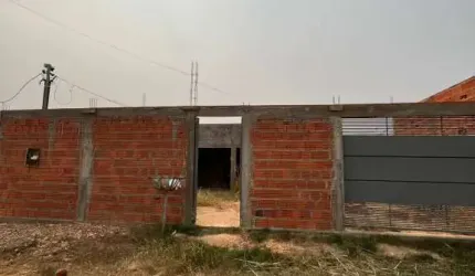 Casa com duas suítes e espaço comercial, construção pra finalizar. codigo: 82844