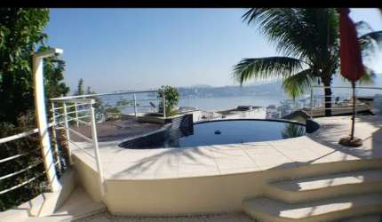 Maravilhosa casa com vista espetacular