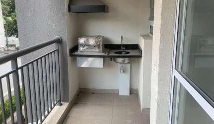 Apto com varanda gourmet