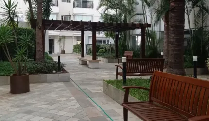 Lindo apto com vista livre e sol da manhã.