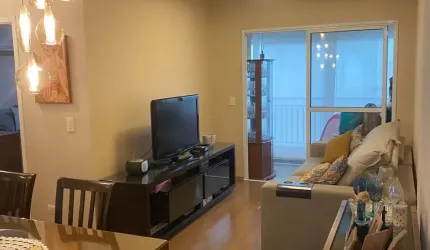 Apto com 2 dormitórios sendo 1 suíte.