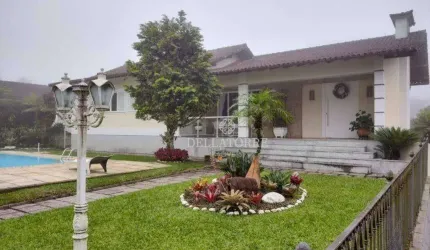 Casa com 4 dormitórios à venda, 260 m² por R$ 2.800.000,00 - Carlos Guinle - Teresópolis/RJ