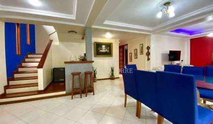 Casa com 6 dormitórios à venda, 340 m² por R$ 1.000.000,00 - Carlos Guinle - Teresópolis/RJ