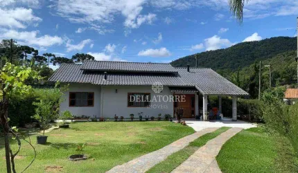 Casa com 3 dormitórios à venda, 122 m² por R$ 890.000,00 - Vargem Grande - Teresópolis/RJ