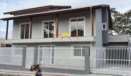 Casa Averbada com 04 Suítes em Barra Velha