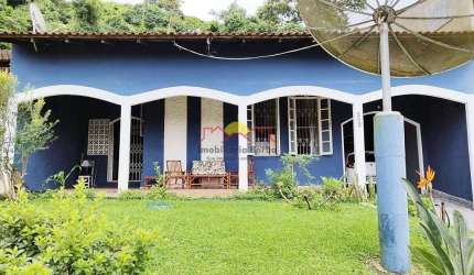 Casa com 03 Quartos no Petrópolis