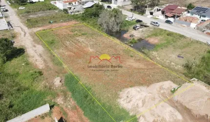 Terrenos com 300 m² em Balnéario Piçarras