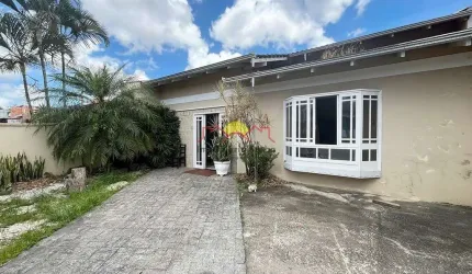 Casa Averbada Semi Mobiliada com 03 Quartos