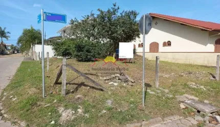 Terreno de Esquina com 252 m² em Ótima Localização
