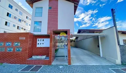 Sobrado Geminado com 03 Quartos e Sacada