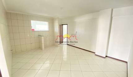 Amplo Apartamento com Excelente Localização