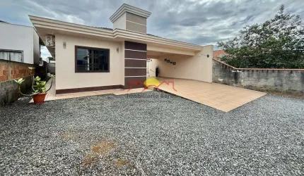 Casa Averbada Semi Mobiliada com 03 Quartos