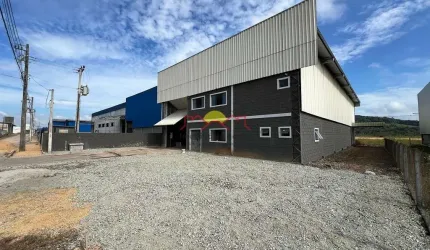 GALPÃO INDUSTRIAL/ COMERCIAL COM 562 m²