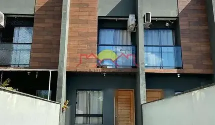 Sobrado Geminado com 02 Dormitórios e Sacada