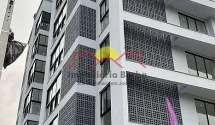 Apartamento com Suíte e Churrasqueira