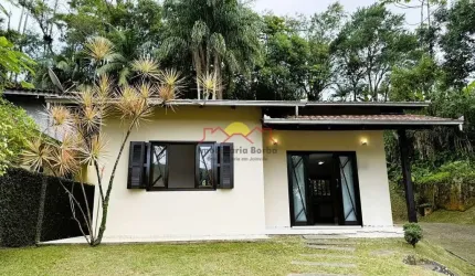 Casa Averbada Semi Mobiliada com 02 Dormitórios