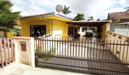 Casa Semi Mobiliada 4 Quartos João Costa Joinville