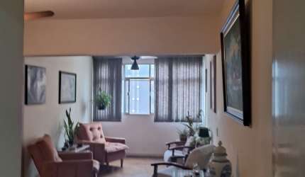 Apartamento  com  três  dormitórios  e garagem  em  Pinheiros
