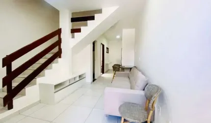Casa duplex com 2quartos, sendo localizado em Marechal Deodoro