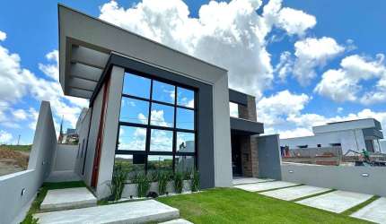 Casa em Condomínio Fechado em Marechal Deodoro com 3 dormitórios sendo 1 suíte - 120m²