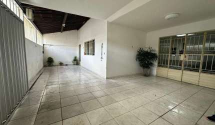 Casa duplex com 4 quartos sendo 2 suítes no Bairro da Jatiúca - 200m²