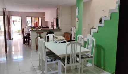 Casa com 1° andar contendo 5 dormitórios no Bairor da Serraria - 250m²